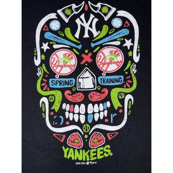 New Era Black NY Yankees Sugar Skull T-shirt Dia de Los Muertos Boys Size 10/12 - Picture 1 of 9